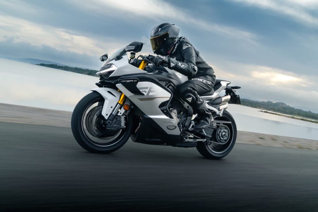 Премиальный спорт-байк CFMOTO 750SR-S