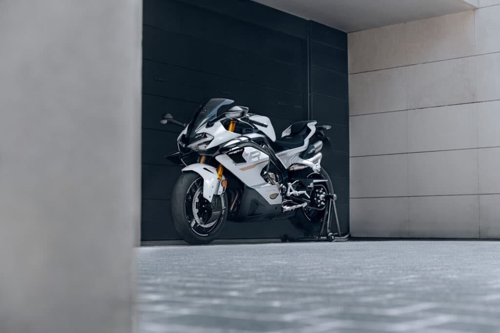 Премиальный спорт-байк CFMOTO 750SR-S